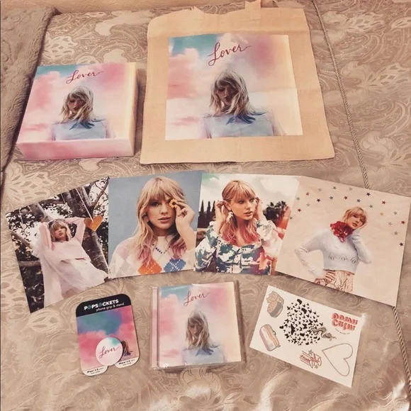 Taylor Swift | Bags | New Sealed Nib Taylor Swift Vip Lover Deluxe